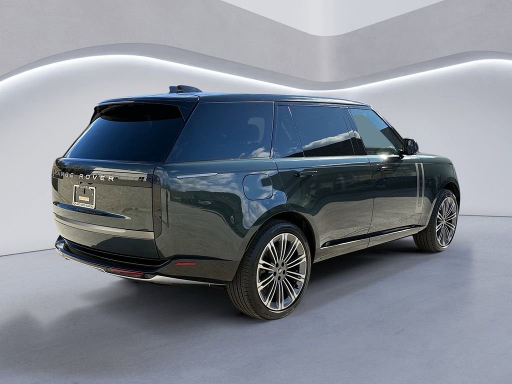 New 2025 Land Rover Range Rover Long Wheelbase SE image 5
