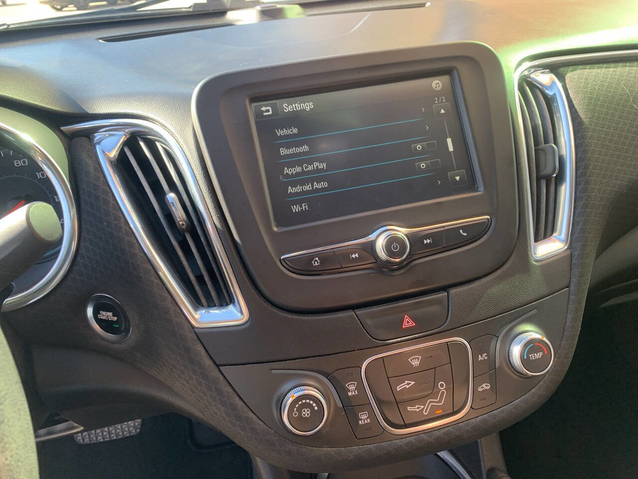 Used 2018 Chevrolet Malibu LT image 22