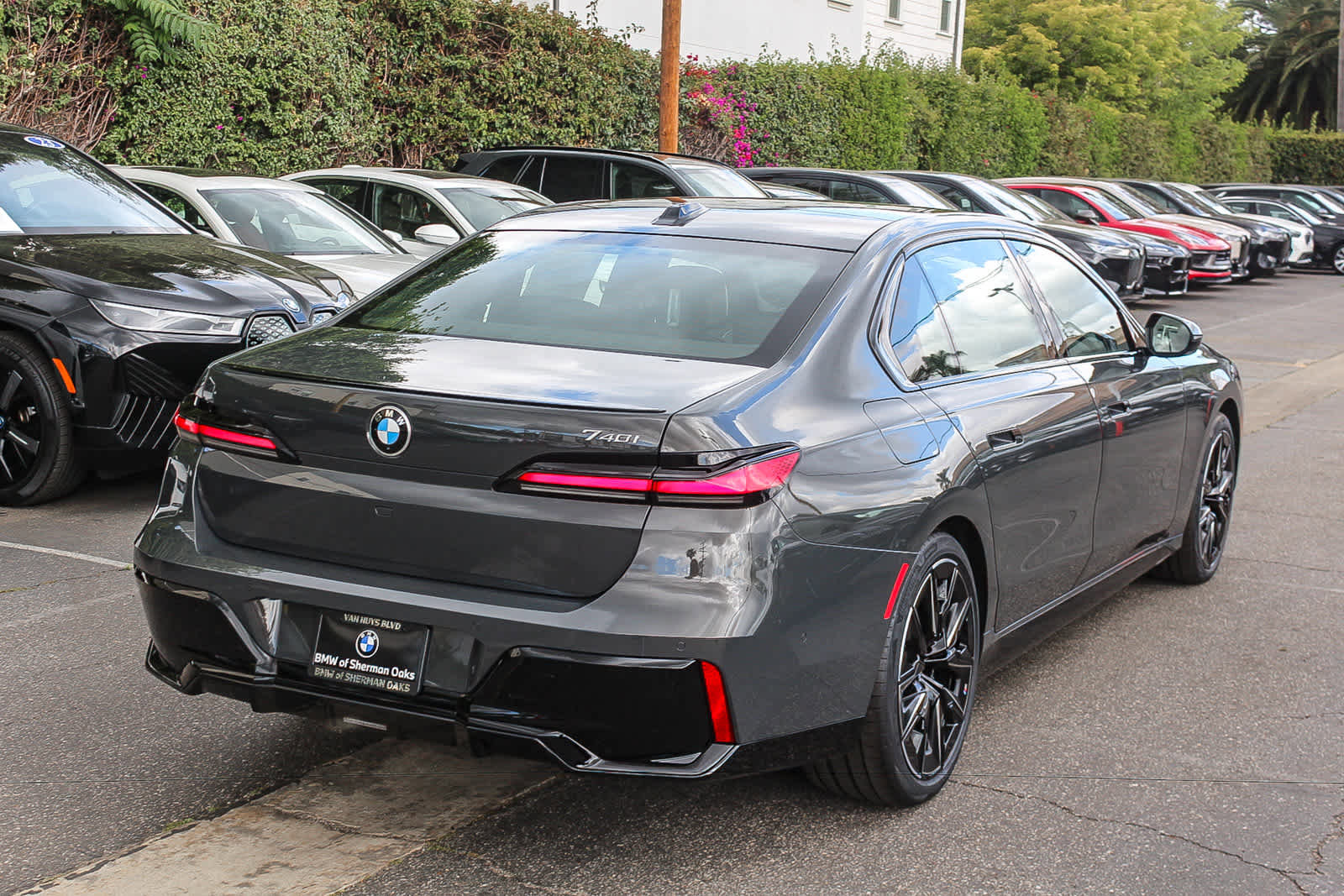 New 2026 BMW 740i w/ Premium Package RWD image 4