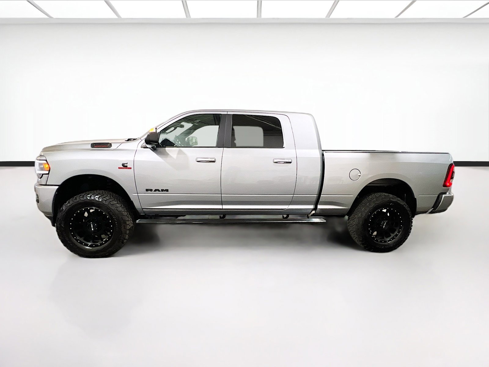 Used 2020 RAM 3500 Big Horn w/ Level 2 Equipment Group AWD/4WD image 22