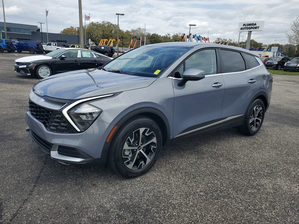 Used 2023 Kia Sportage EX image 2