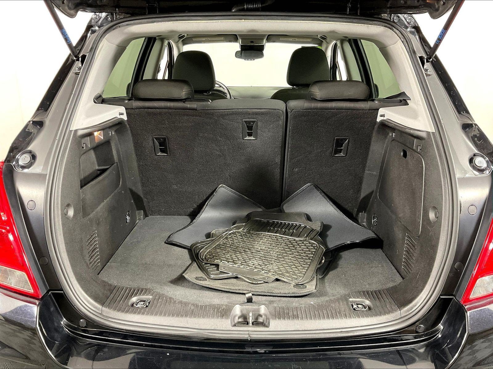 Used 2018 Chevrolet Trax LT FWD image 35