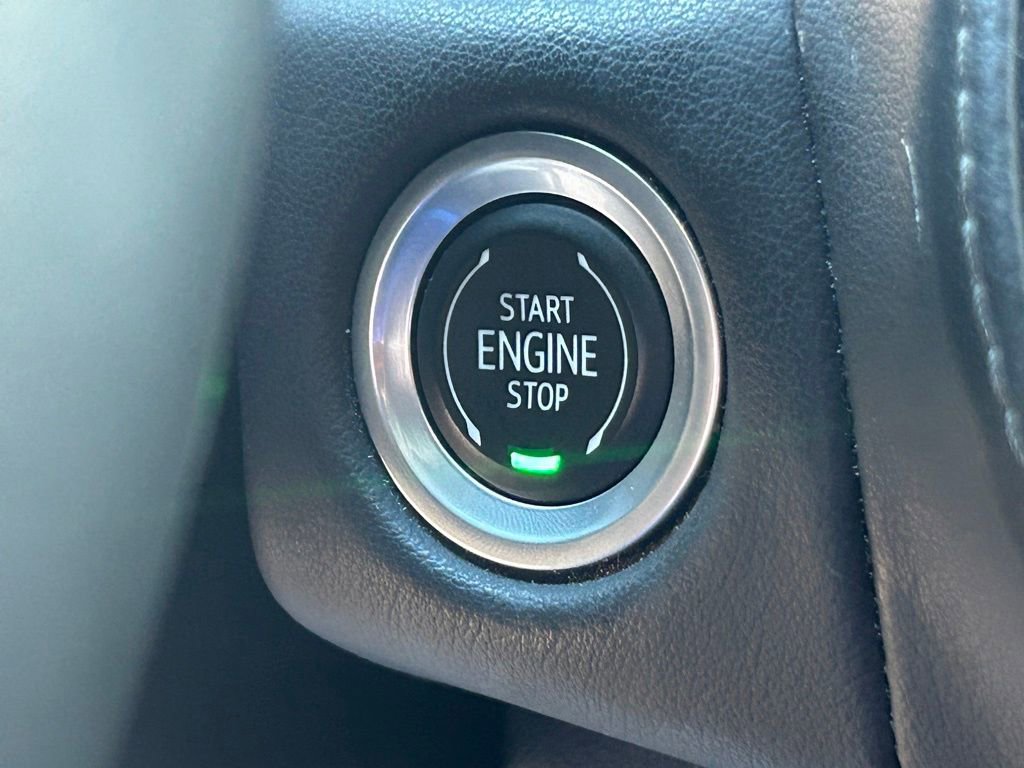 Used 2023 Chevrolet Suburban LT image 40