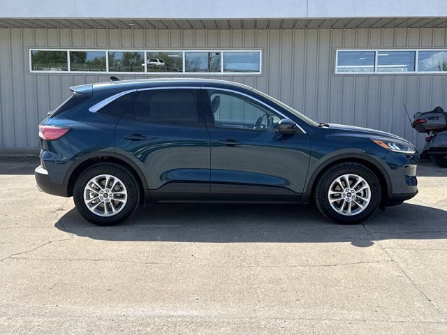 Used 2020 Ford Escape SE image 2