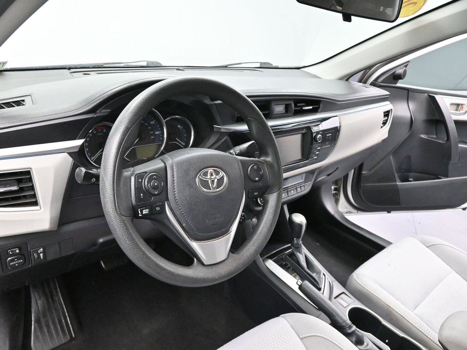 Used 2016 Toyota Corolla LE image 14