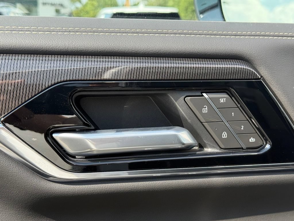 New 2026 GMC Yukon XL Elevation w/ Elevation Premium Package AWD/4WD image 13