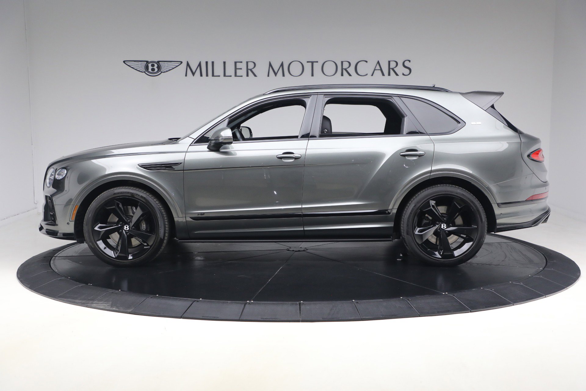 Used 2022 Bentley Bentayga image 3