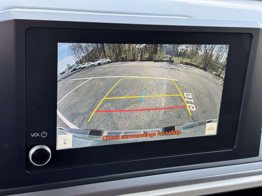 Used 2025 Toyota Tacoma TRD Off-Road AWD/4WD image 4