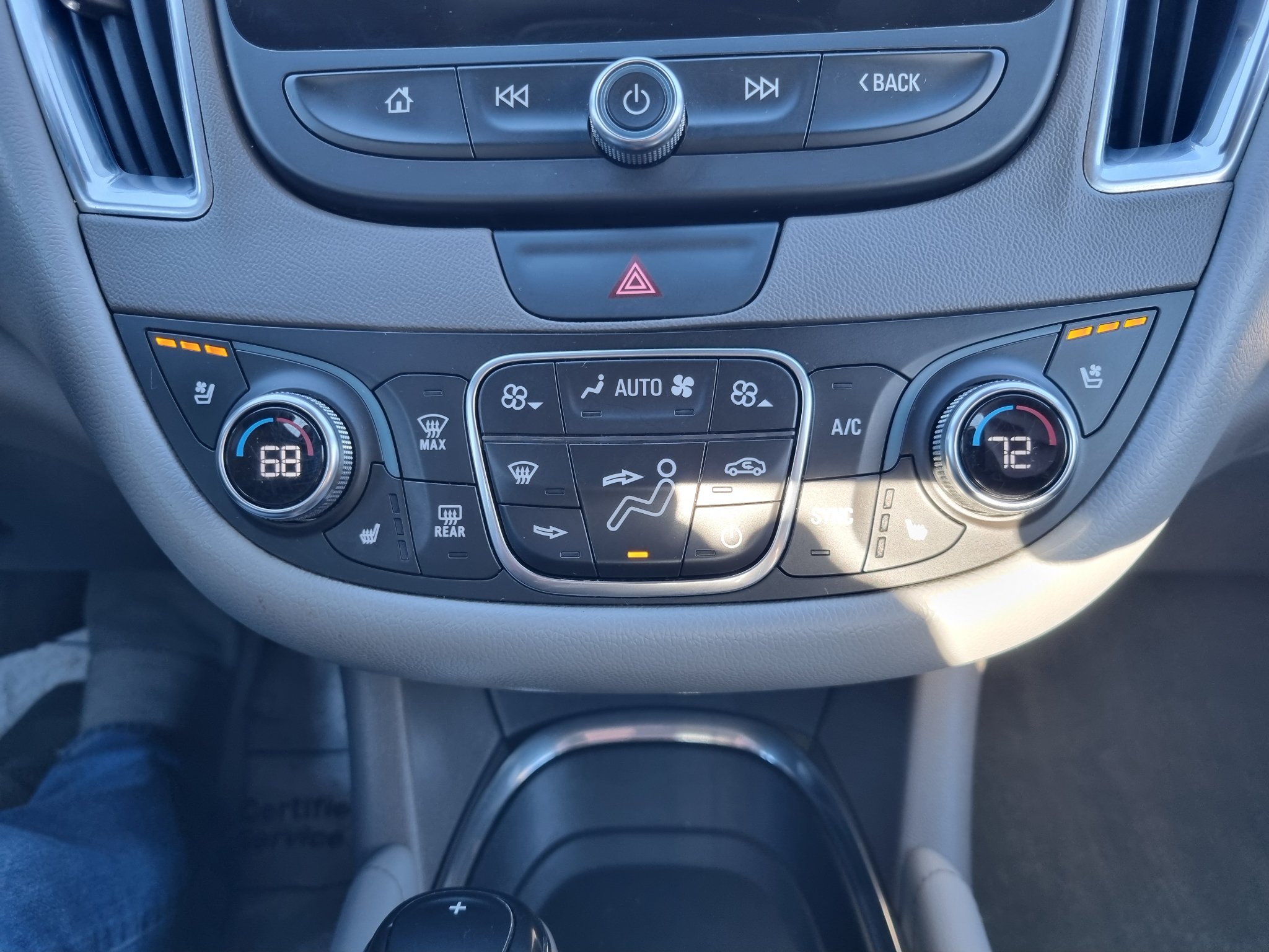 Used 2017 Chevrolet Malibu Premier w/ Driver Confidence Package FWD image 21