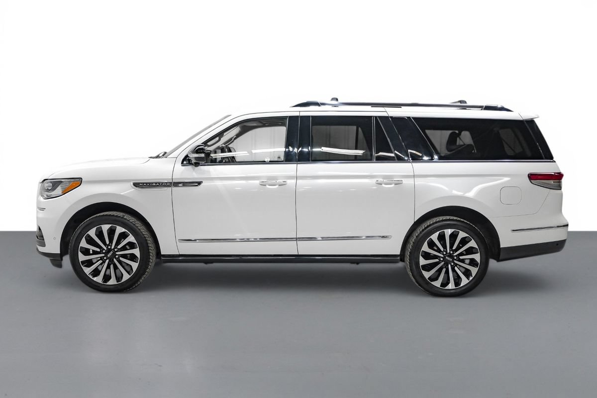 Used 2022 Lincoln Navigator L Reserve AWD/4WD image 9