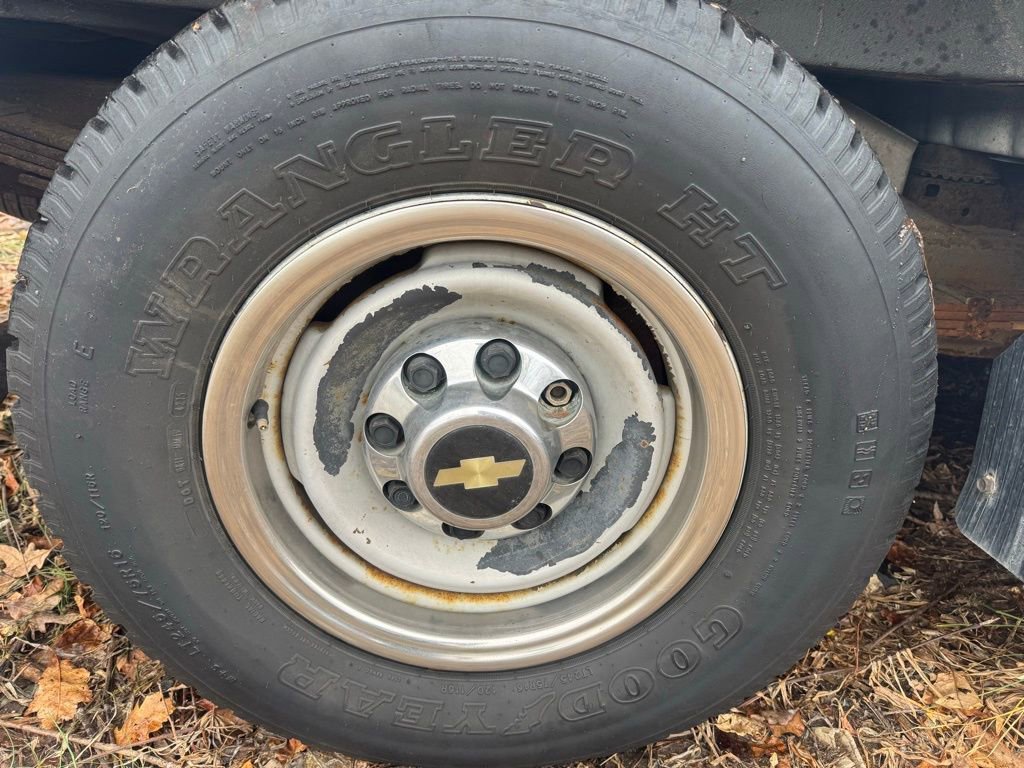 Used 2000 Chevrolet Express 3500 LS w/ LS Preferred Equipment Group image 13