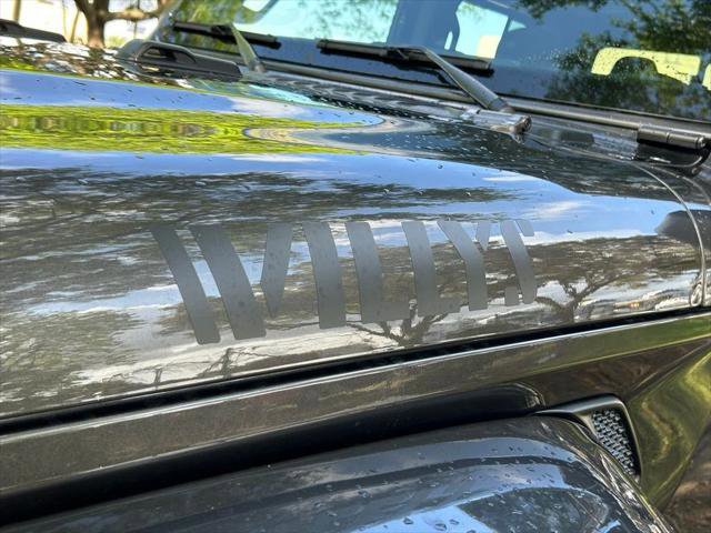 Certified 2025 Jeep Gladiator Willys image 18