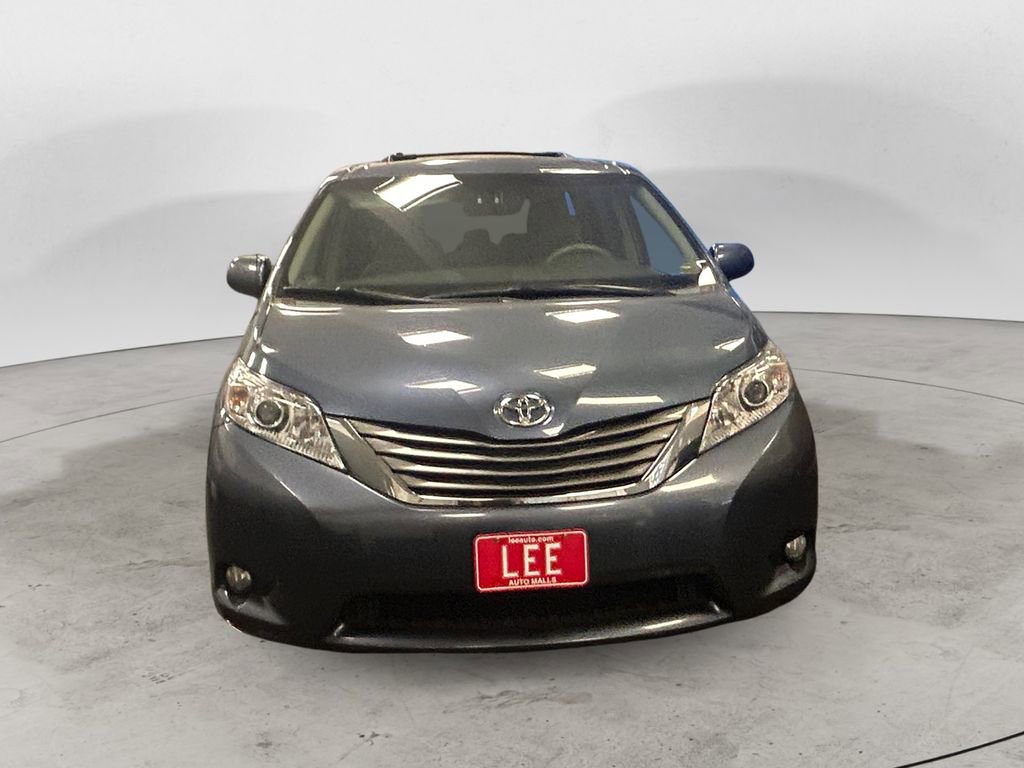 Used 2014 Toyota Sienna XLE FWD image 8