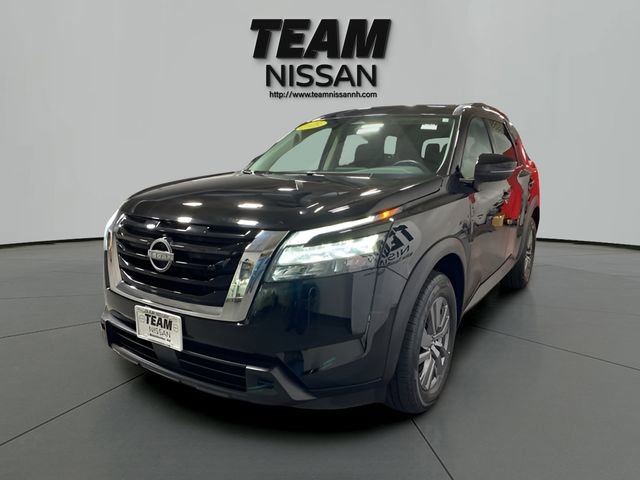 Certified 2025 Nissan Pathfinder SV AWD/4WD image 3
