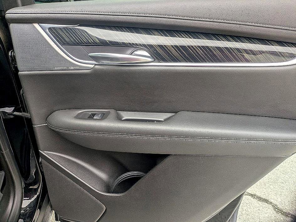 Used 2020 Cadillac XT6 Premium Luxury image 32