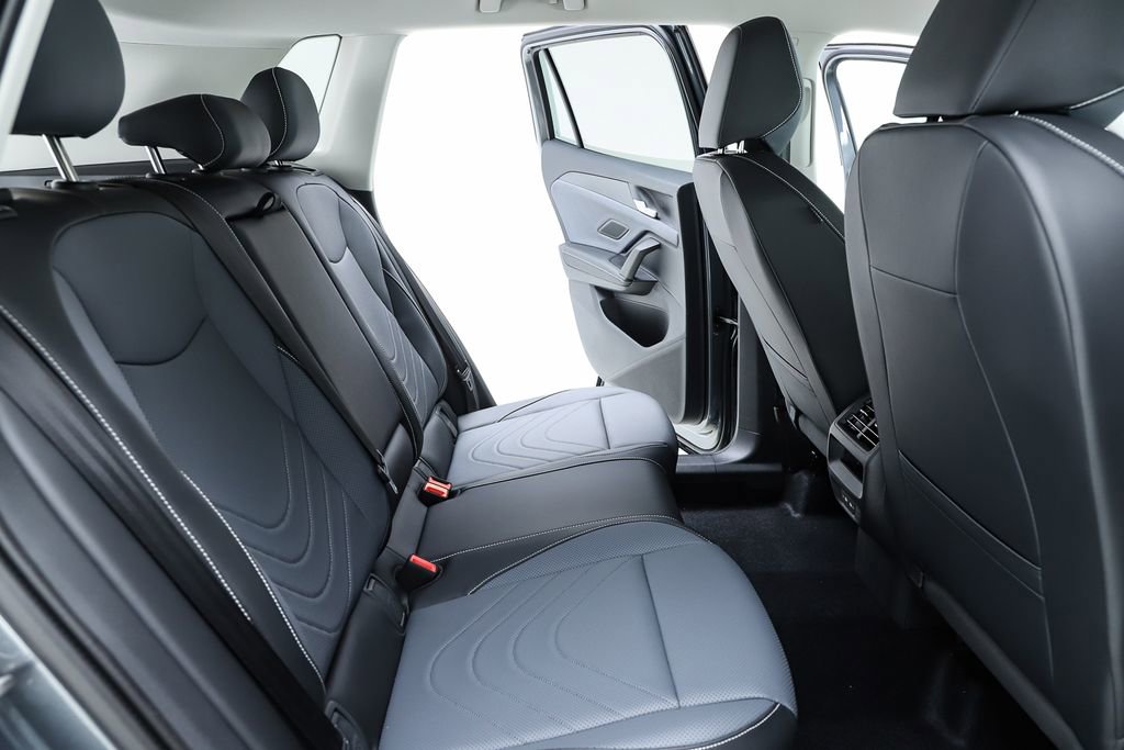 New 2026 Volkswagen Tiguan SE image 37