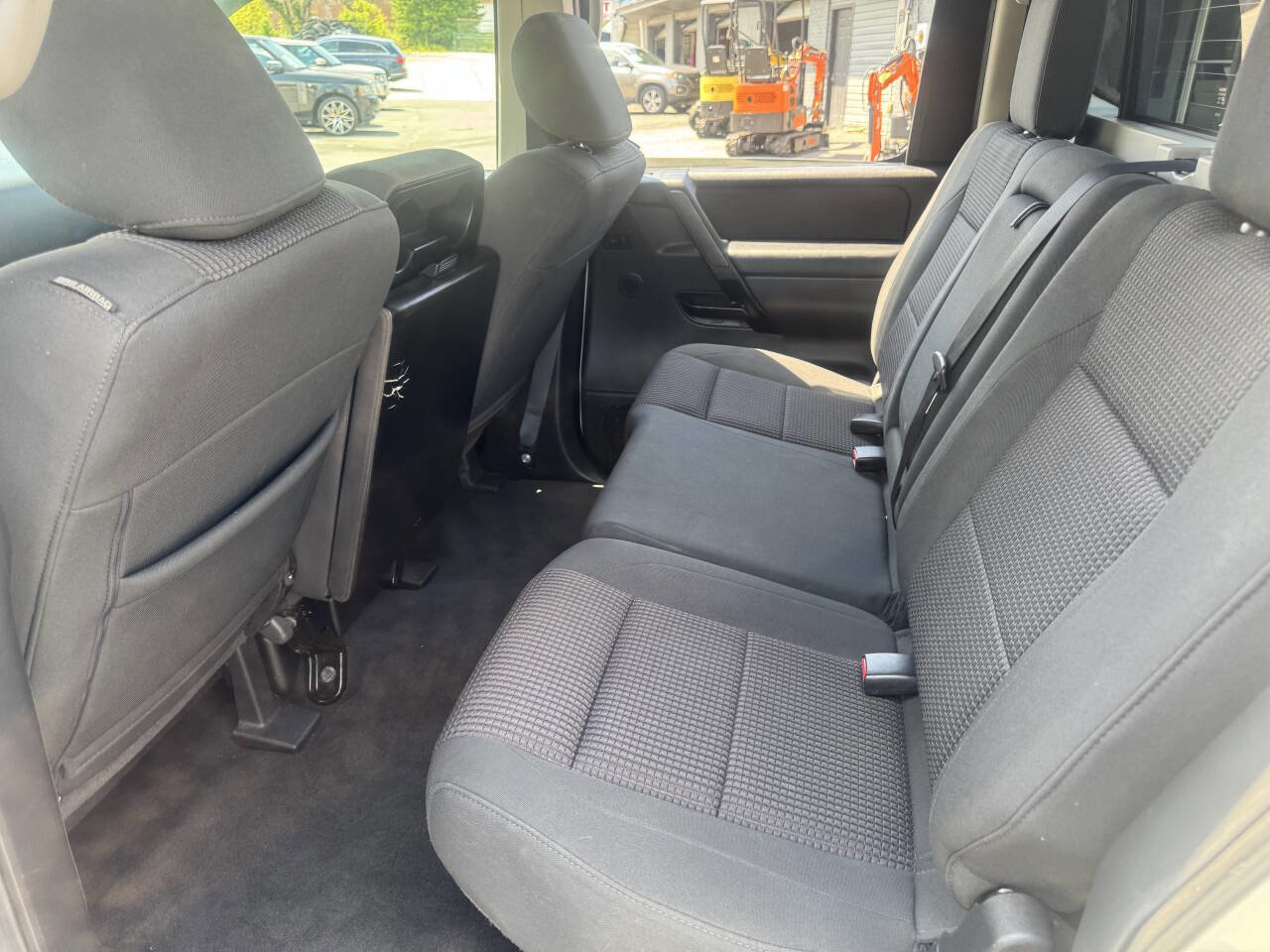 Used 2013 Nissan Titan SV image 37