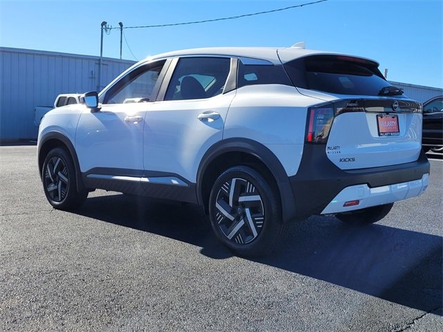 Certified 2025 Nissan Kicks SV w/ Illumination Package image 5