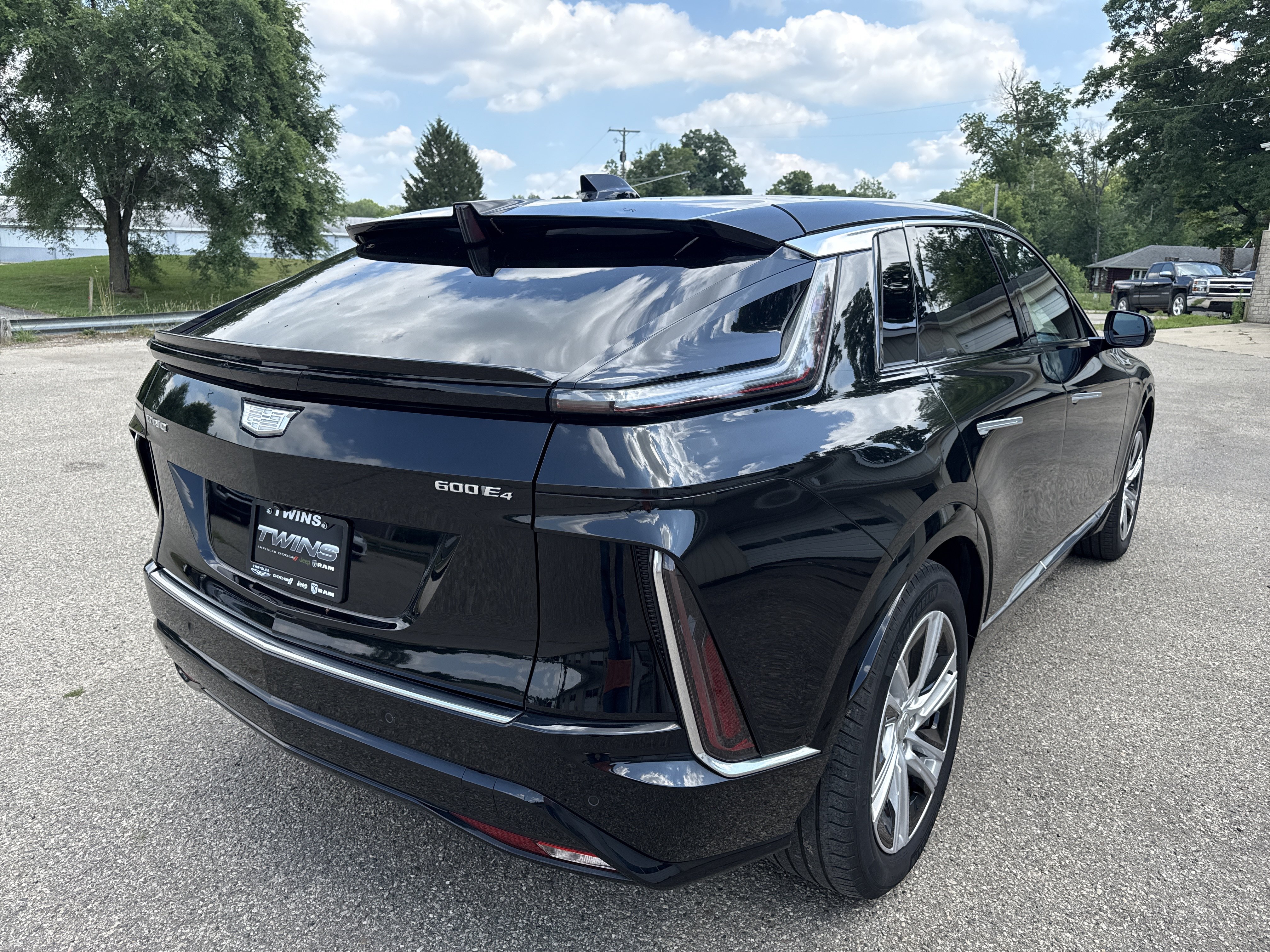 Used 2024 Cadillac Lyriq Tech AWD/4WD image 5