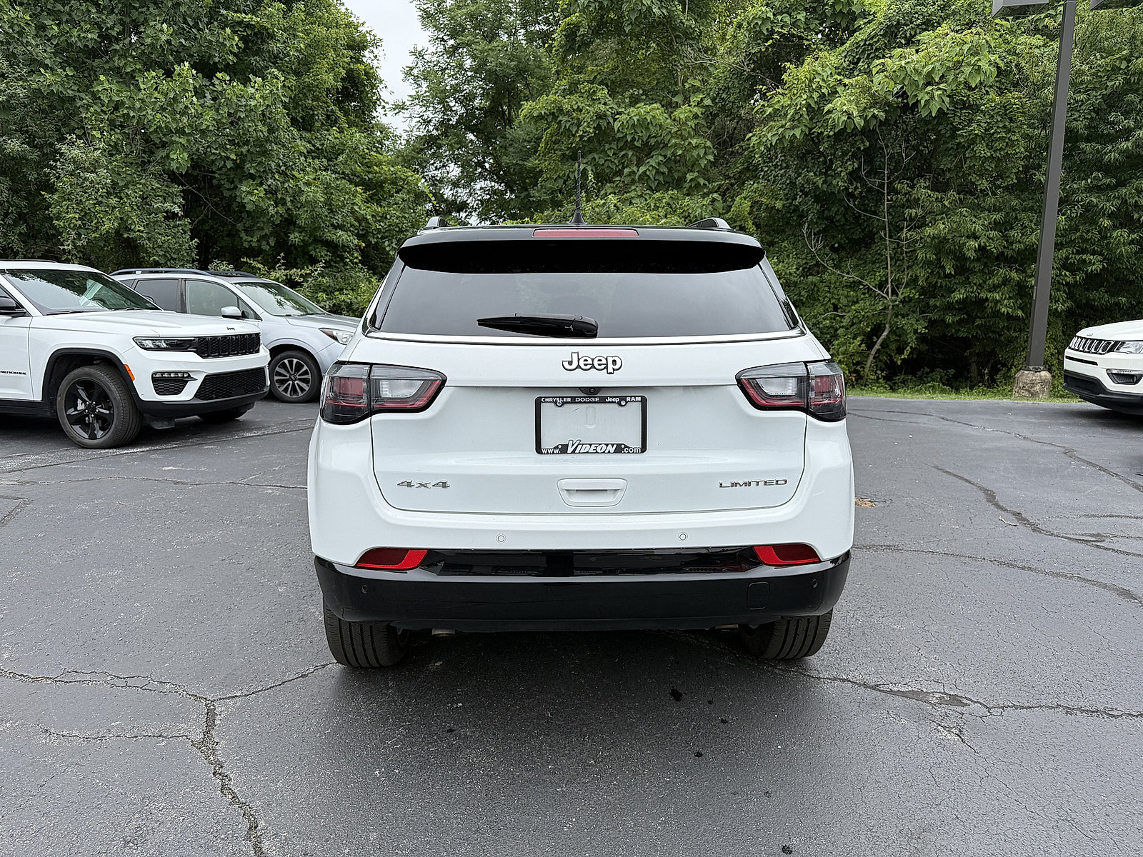 Used 2025 Jeep Compass Limited w/ Elite Group AWD/4WD image 5