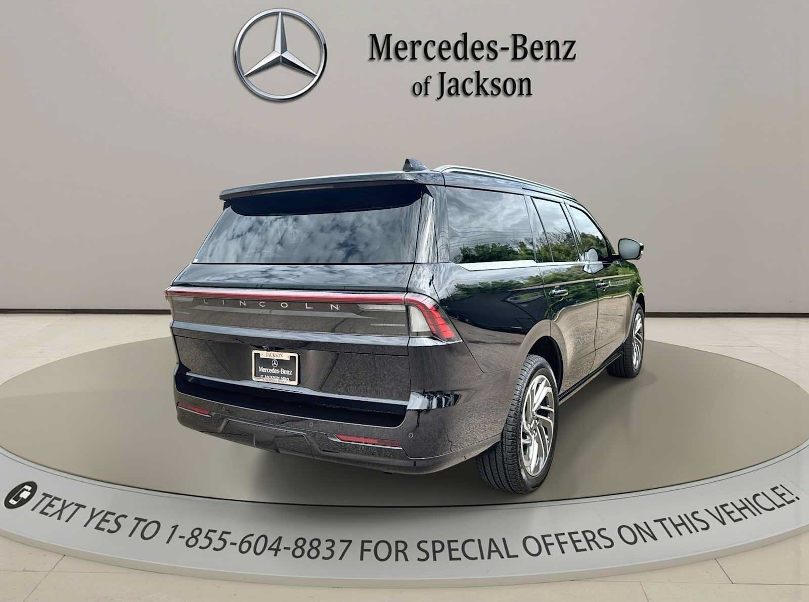 Used 2026 Lincoln Navigator Reserve AWD/4WD image 8