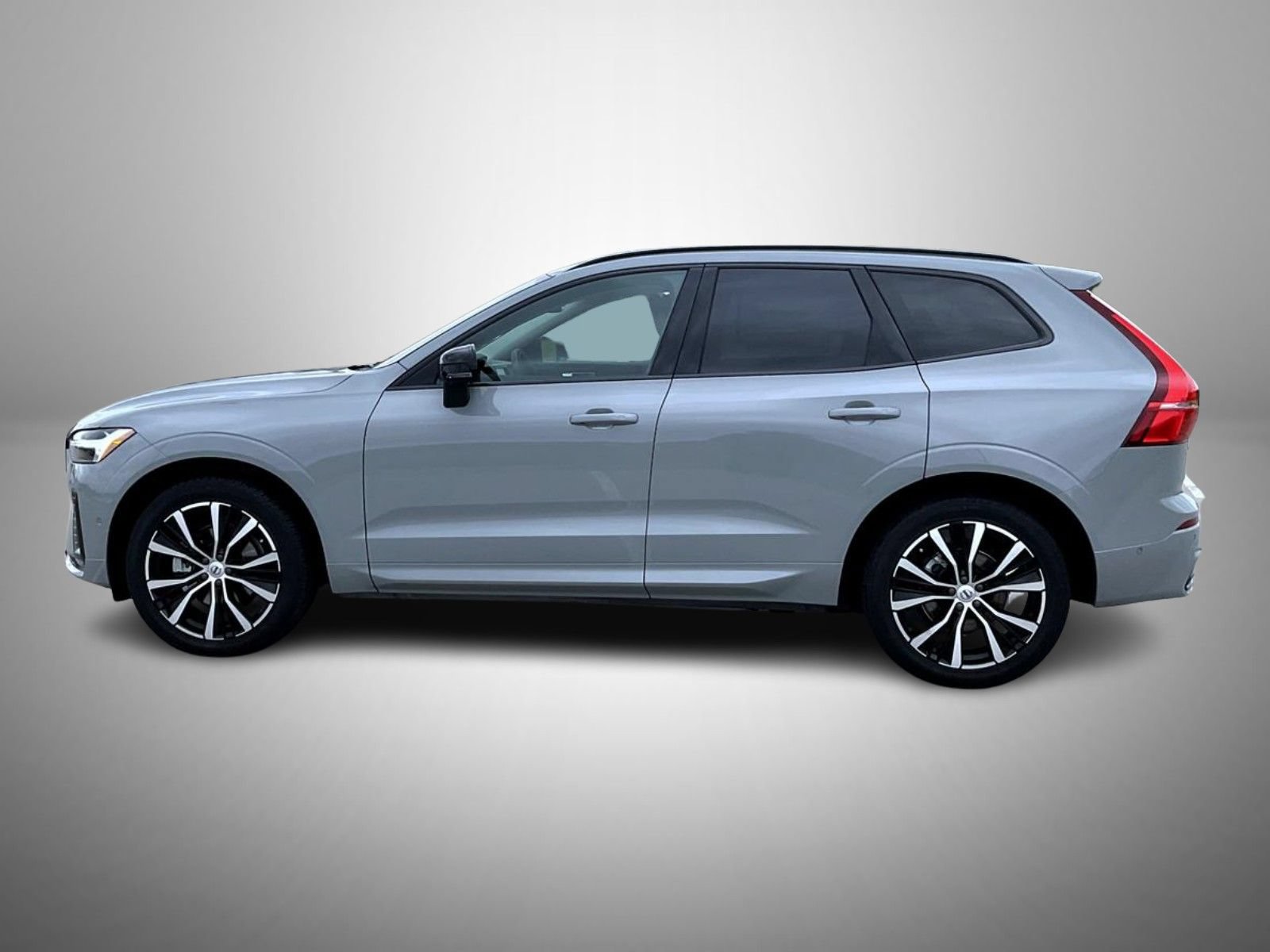 Used 2024 Volvo XC60 B5 Plus w/ Protection Package Premier AWD/4WD image 8