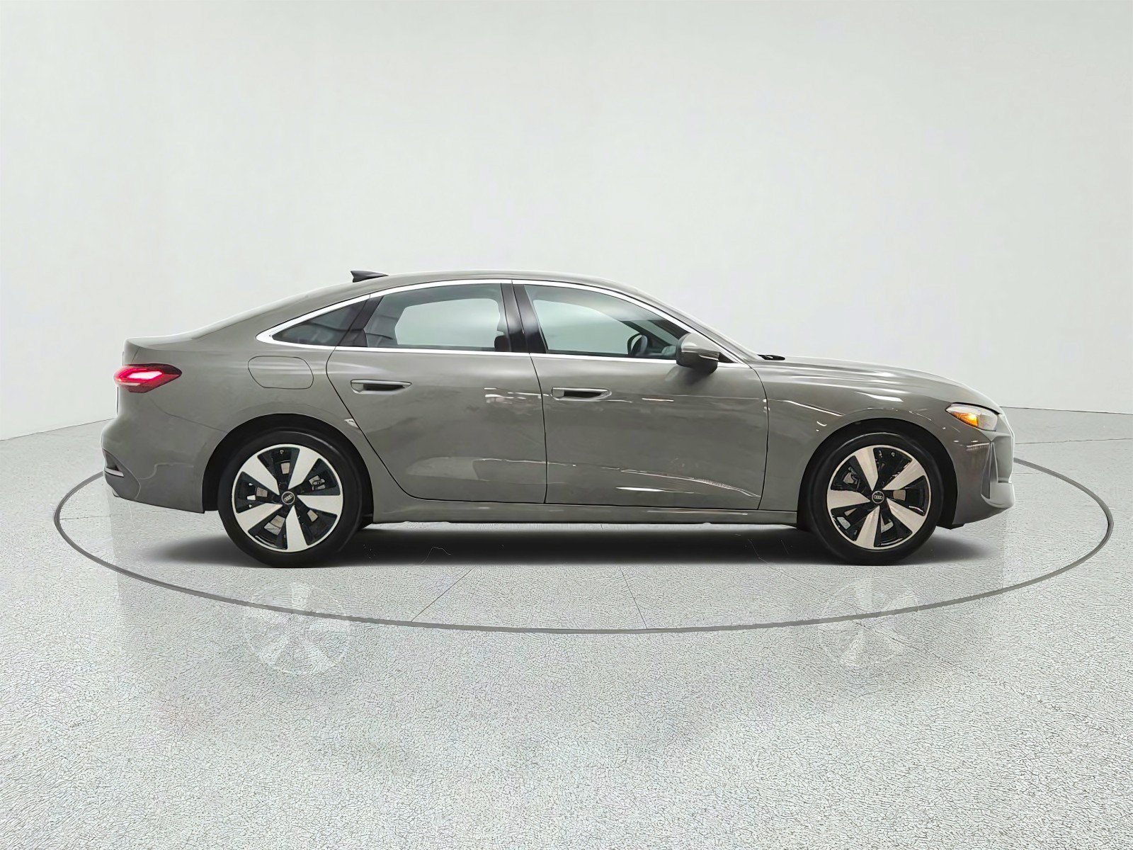 Used 2025 Audi A5 2.0T Premium w/ 19" Wheel Package AWD/4WD image 4