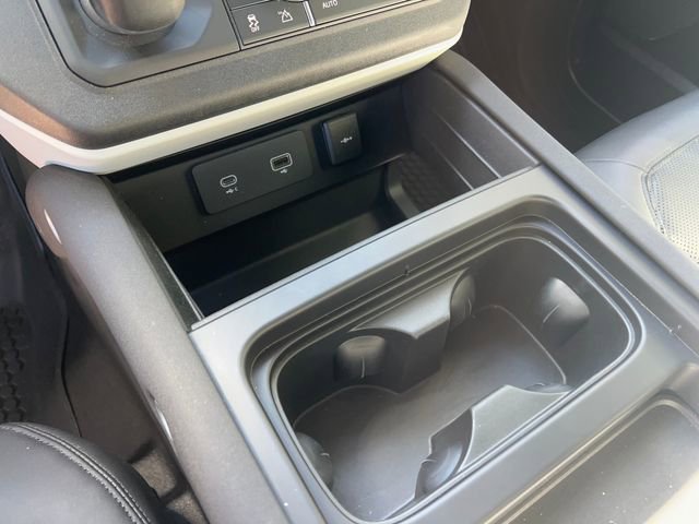 Used 2023 Land Rover Defender 90 S image 18