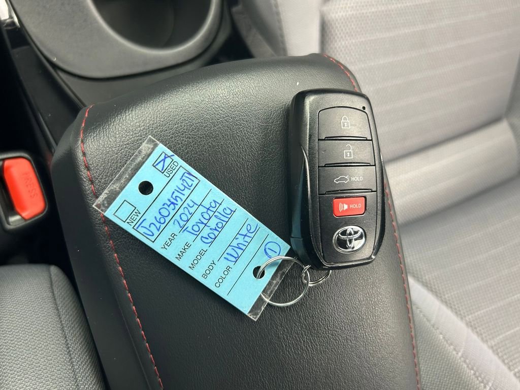 Used 2024 Toyota Corolla SE image 38