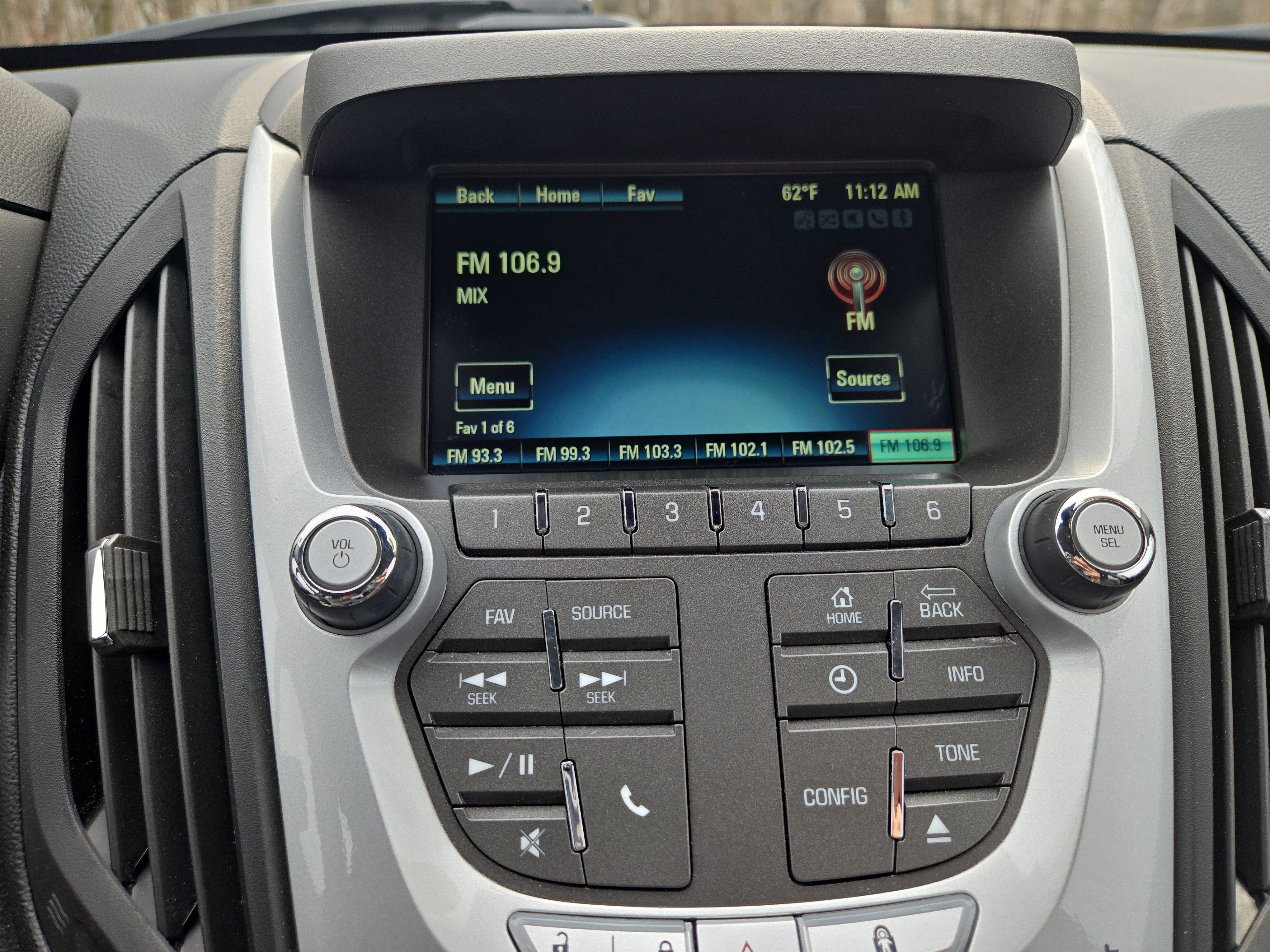 Used 2015 Chevrolet Equinox LTZ image 18
