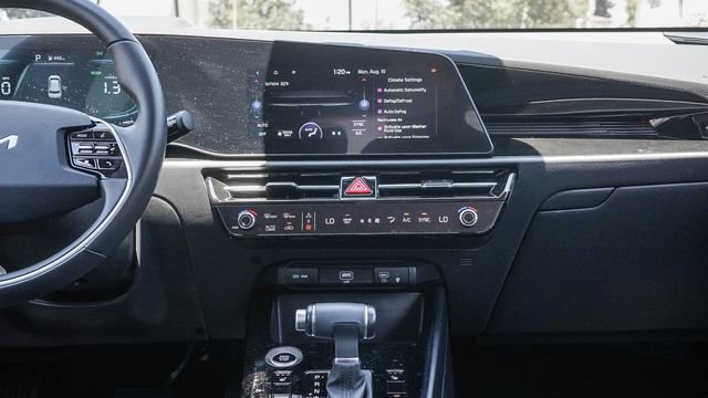 Certified 2025 Kia Niro EX FWD image 14