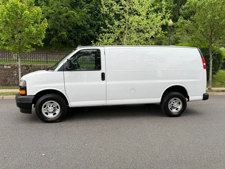 Used 2018 Chevrolet Express 2500 image 1