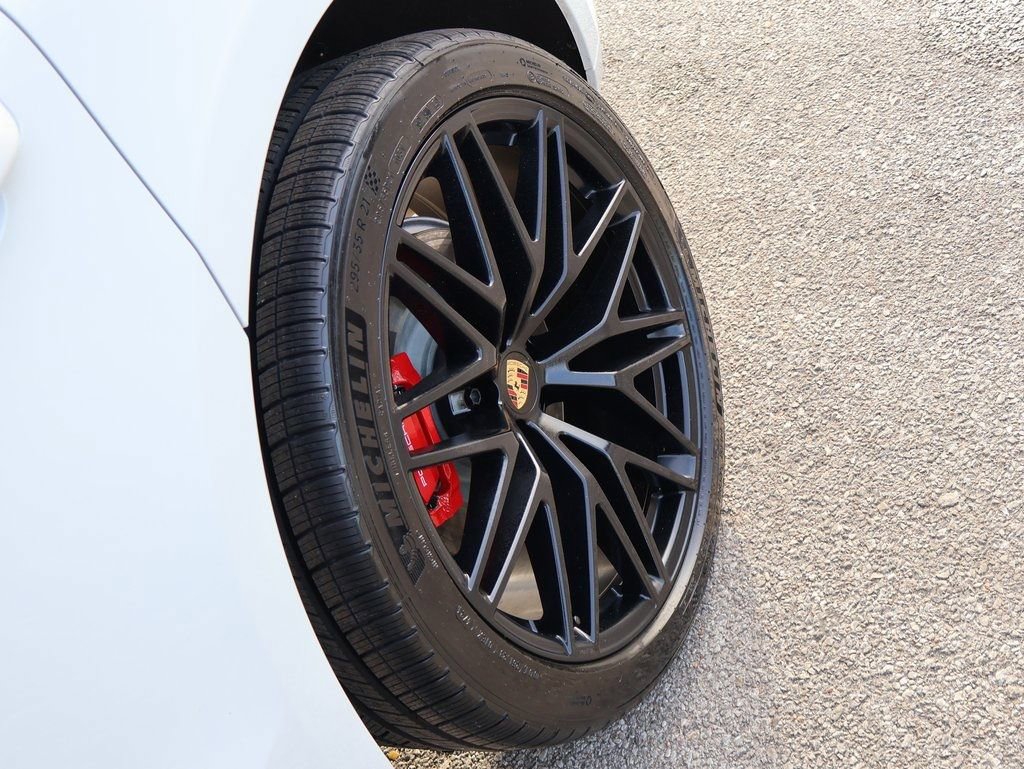 Certified 2024 Porsche Macan GTS image 38