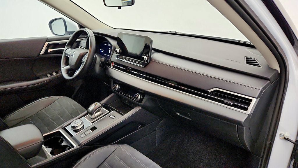 Used 2024 Mitsubishi Outlander Ralliart image 27