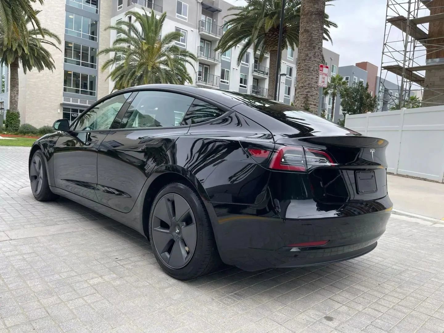 Used 2023 Tesla Model 3 Standard Range image 8
