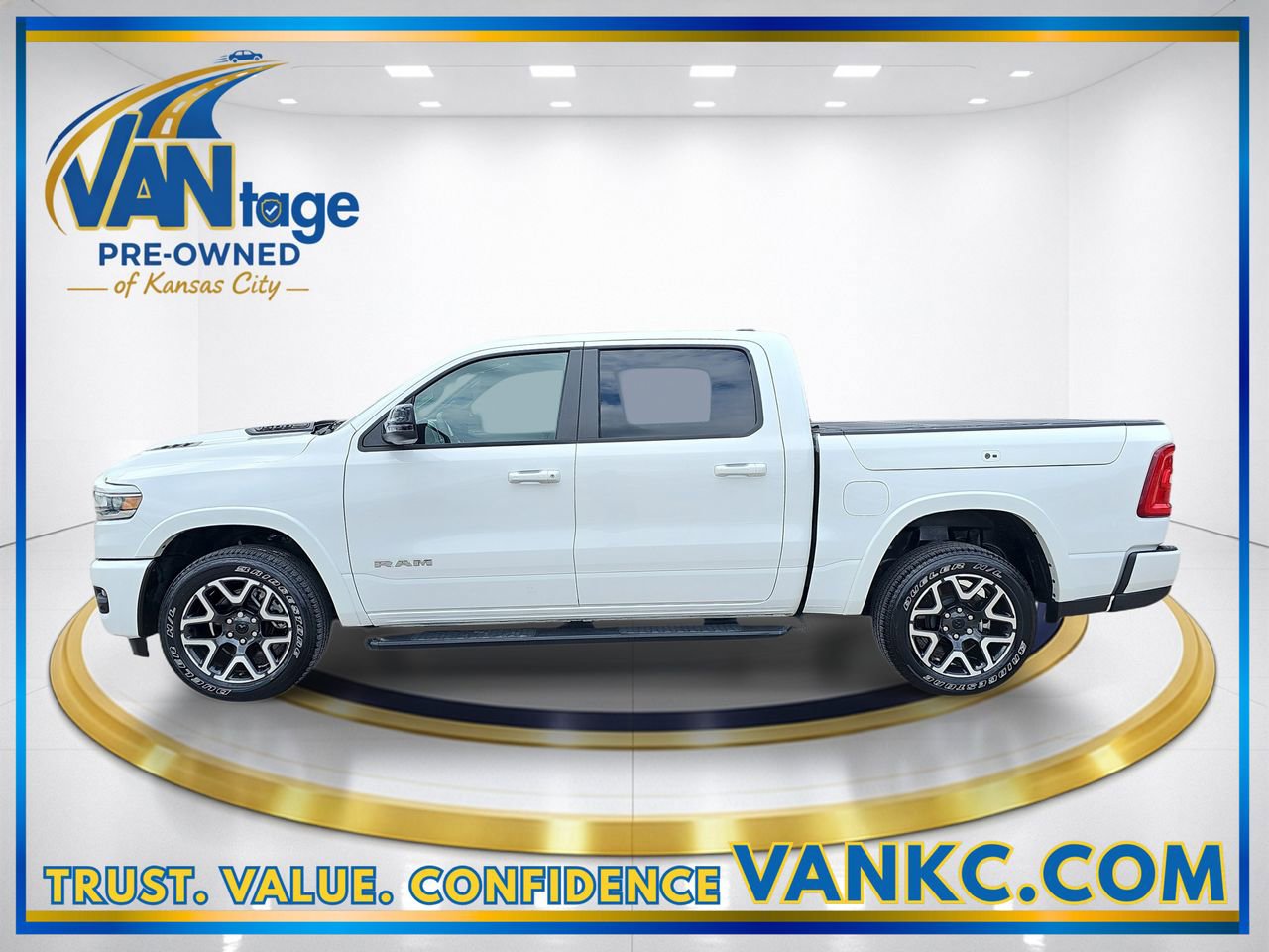 Used 2025 RAM 1500 Laramie w/ Sport Appearance Package AWD/4WD image 10