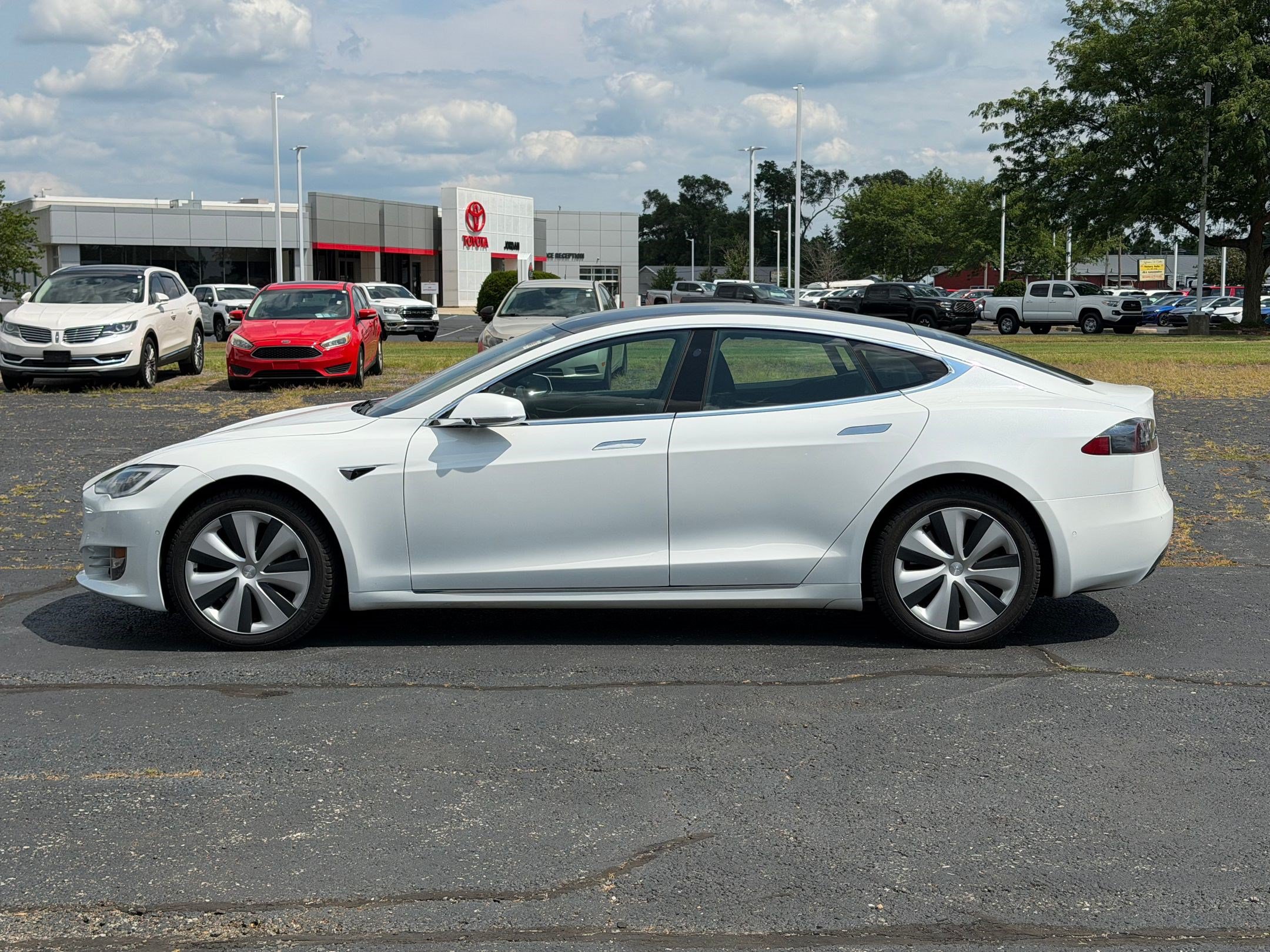 Used 2021 Tesla Model S Long Range AWD/4WD image 2