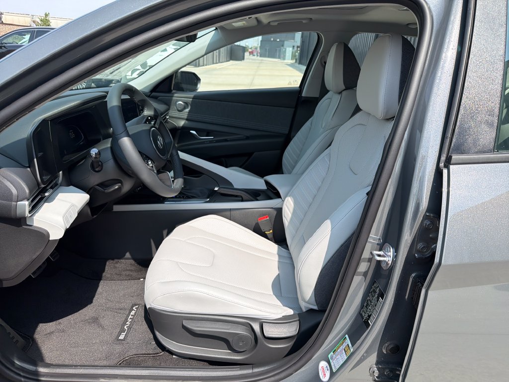 New 2026 Hyundai Elantra SEL Sport FWD image 15