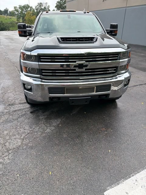 Used 2019 Chevrolet Silverado 3500 LTZ w/ Duramax Plus Package AWD/4WD image 7