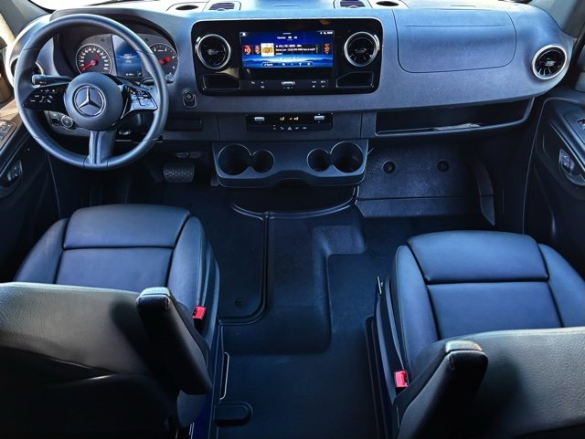 Used 2025 Mercedes-Benz Sprinter 2500 image 23
