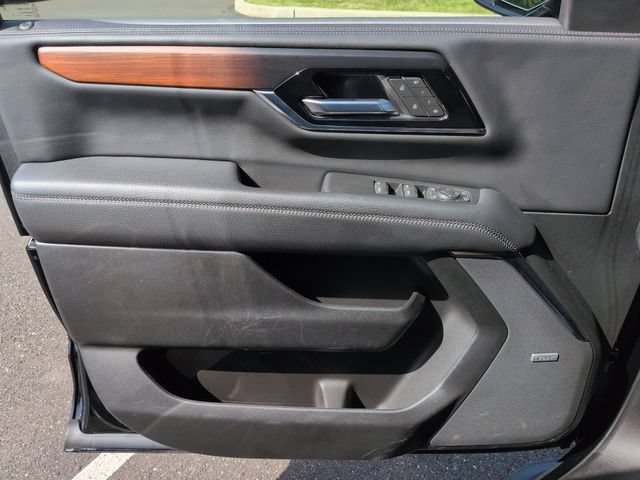 Used 2025 GMC Yukon Denali AWD/4WD image 24
