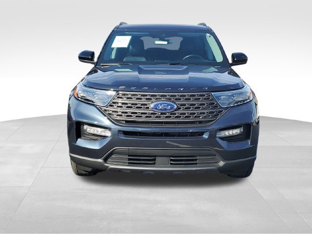 Used 2024 Ford Explorer XLT w/ Equipment Group 202A AWD/4WD image 2