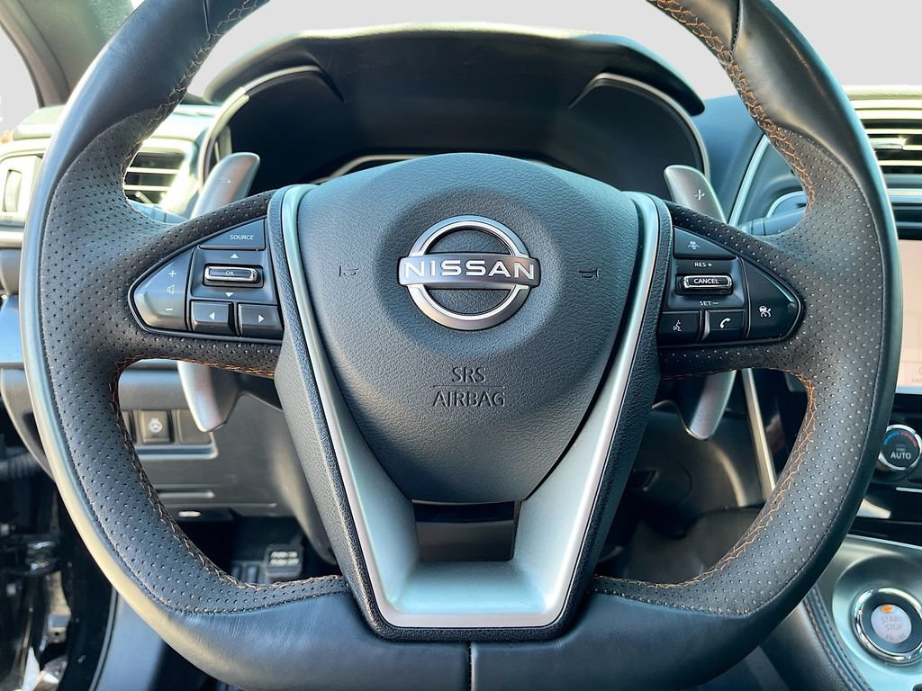 Used 2022 Nissan Maxima SR w/ Sport Mat Group FWD image 11