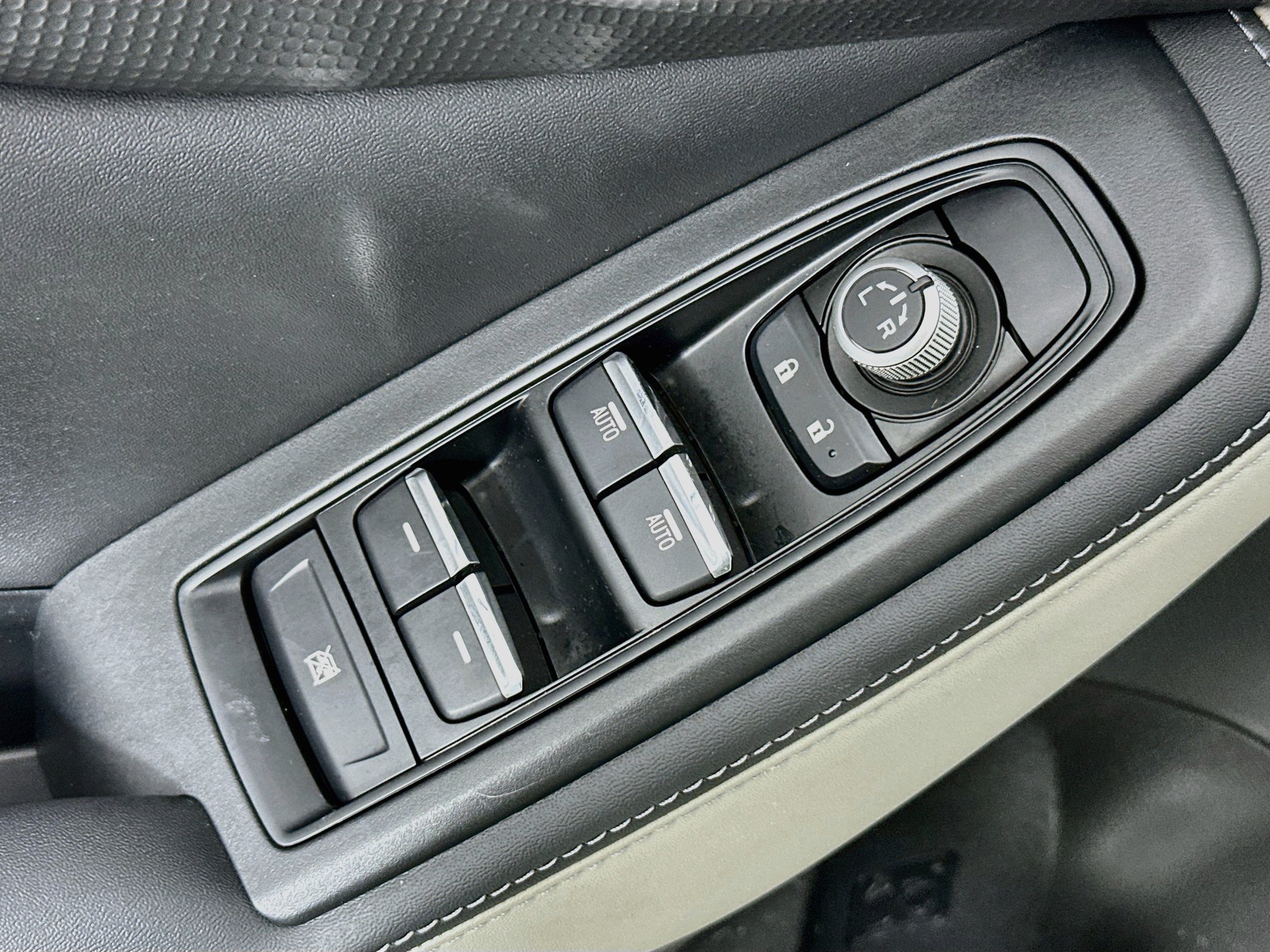 Used 2023 Subaru Forester Limited AWD/4WD image 18