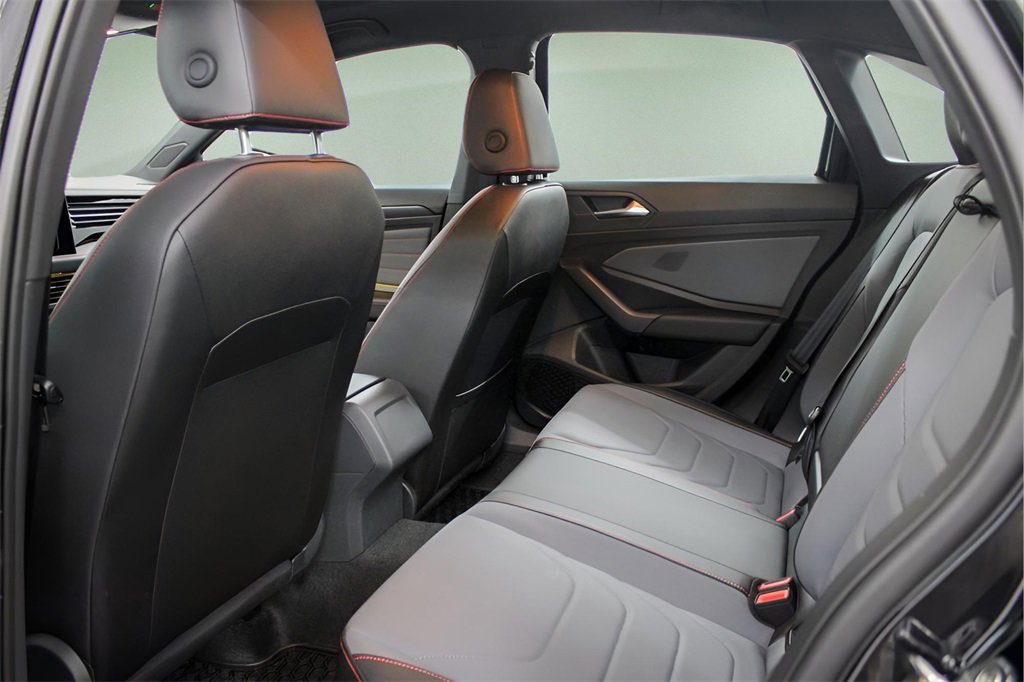 Used 2025 Volkswagen Jetta GLI Autobahn image 11