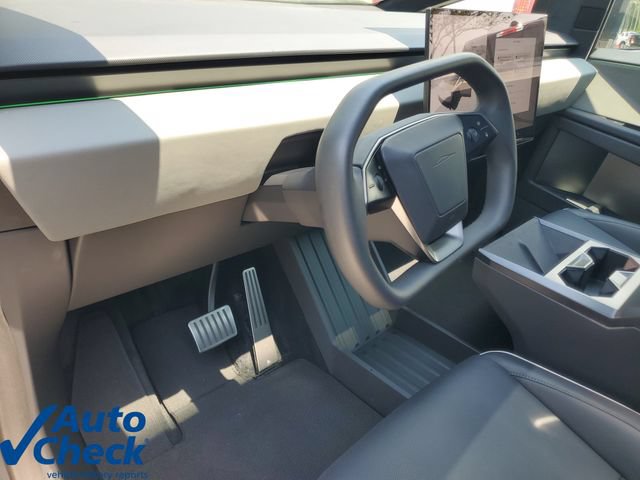 Used 2024 Tesla Cybertruck AWD Crew Cab image 19