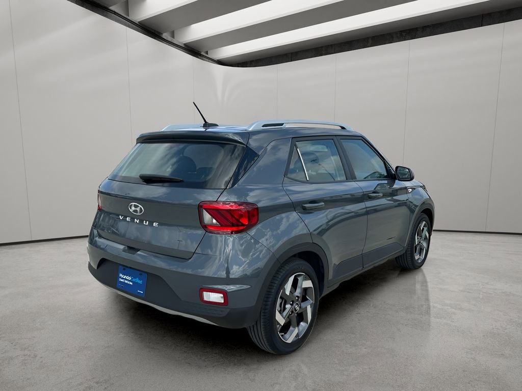 Used 2024 Hyundai Venue SEL image 5