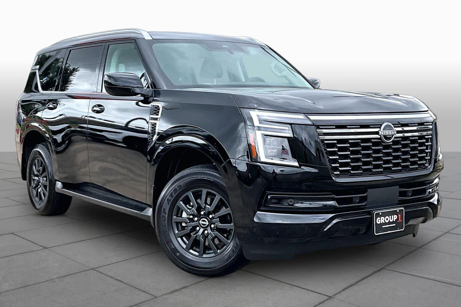 Used 2025 Nissan Armada SV AWD/4WD image 3