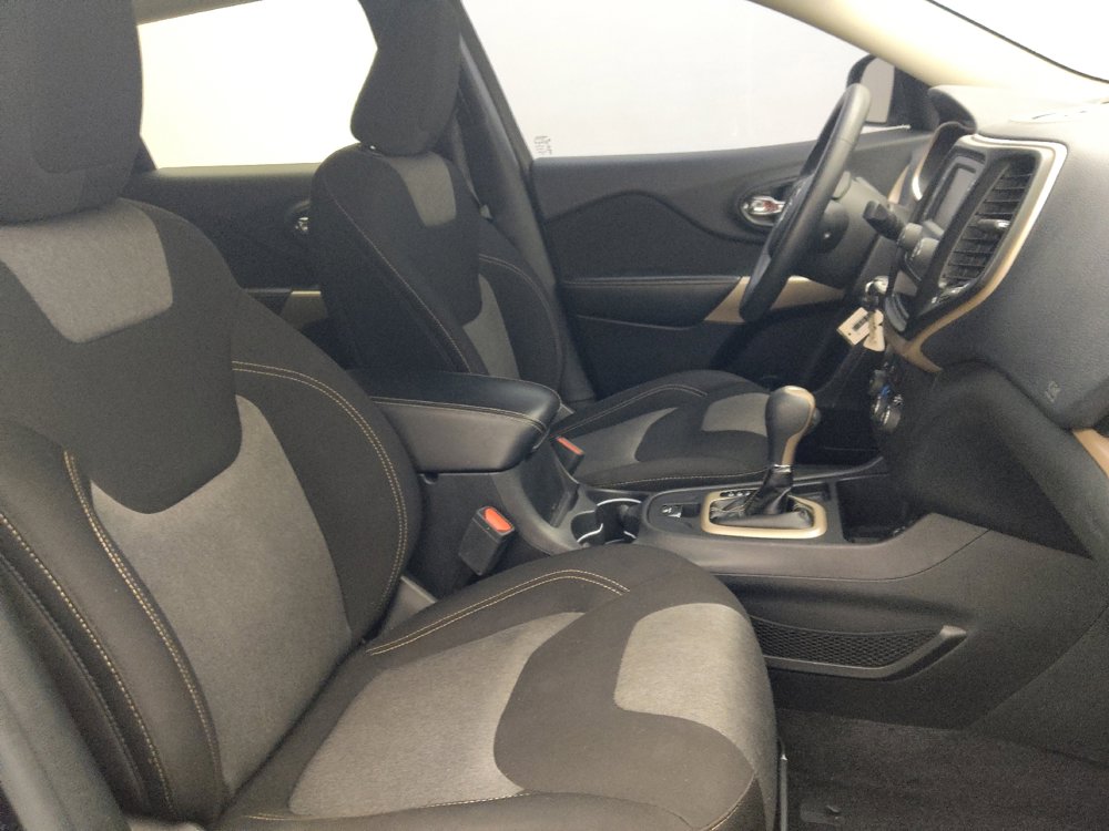 Used 2018 Jeep Cherokee Latitude image 21