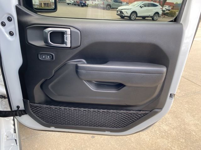 Used 2024 Jeep Gladiator Rubicon w/ Technology Group image 16